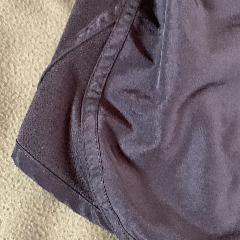 Athletic Works black swim shorts. Elastic tie waist band. Liner. Size 2XL - Picture 5 of 7